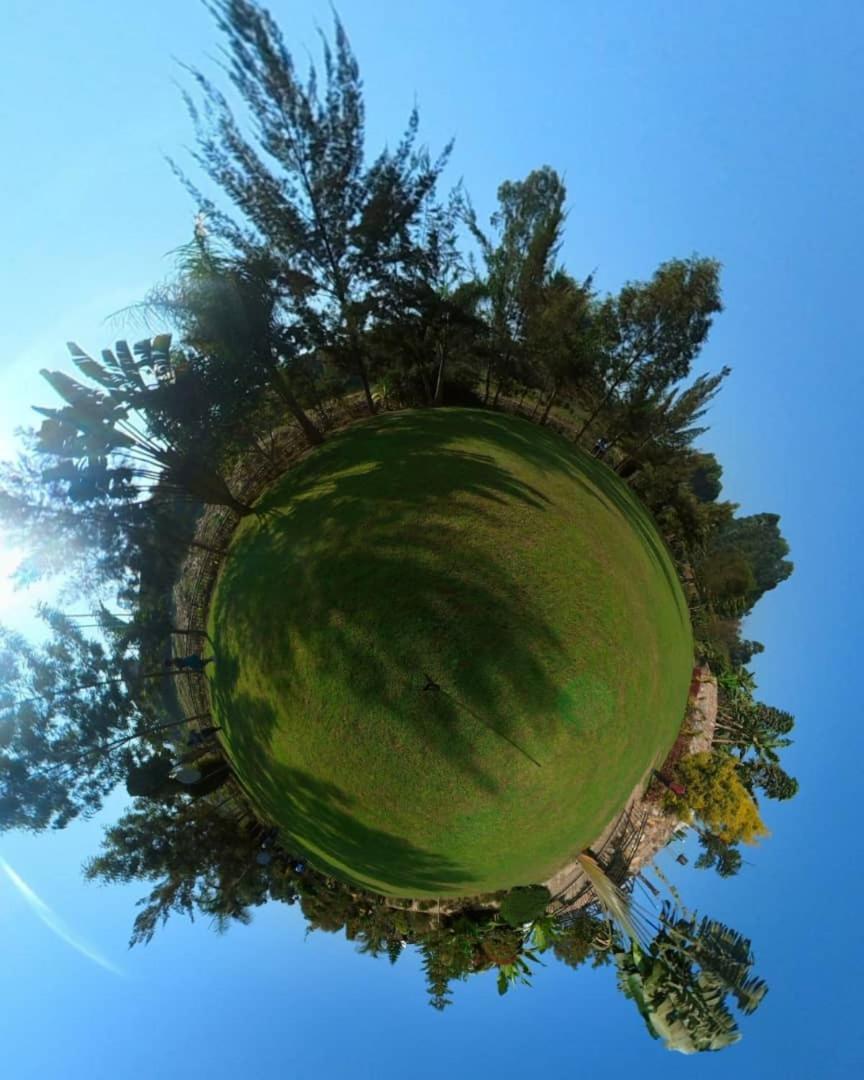 Riverside Resort Hotel Kabale 外观 照片