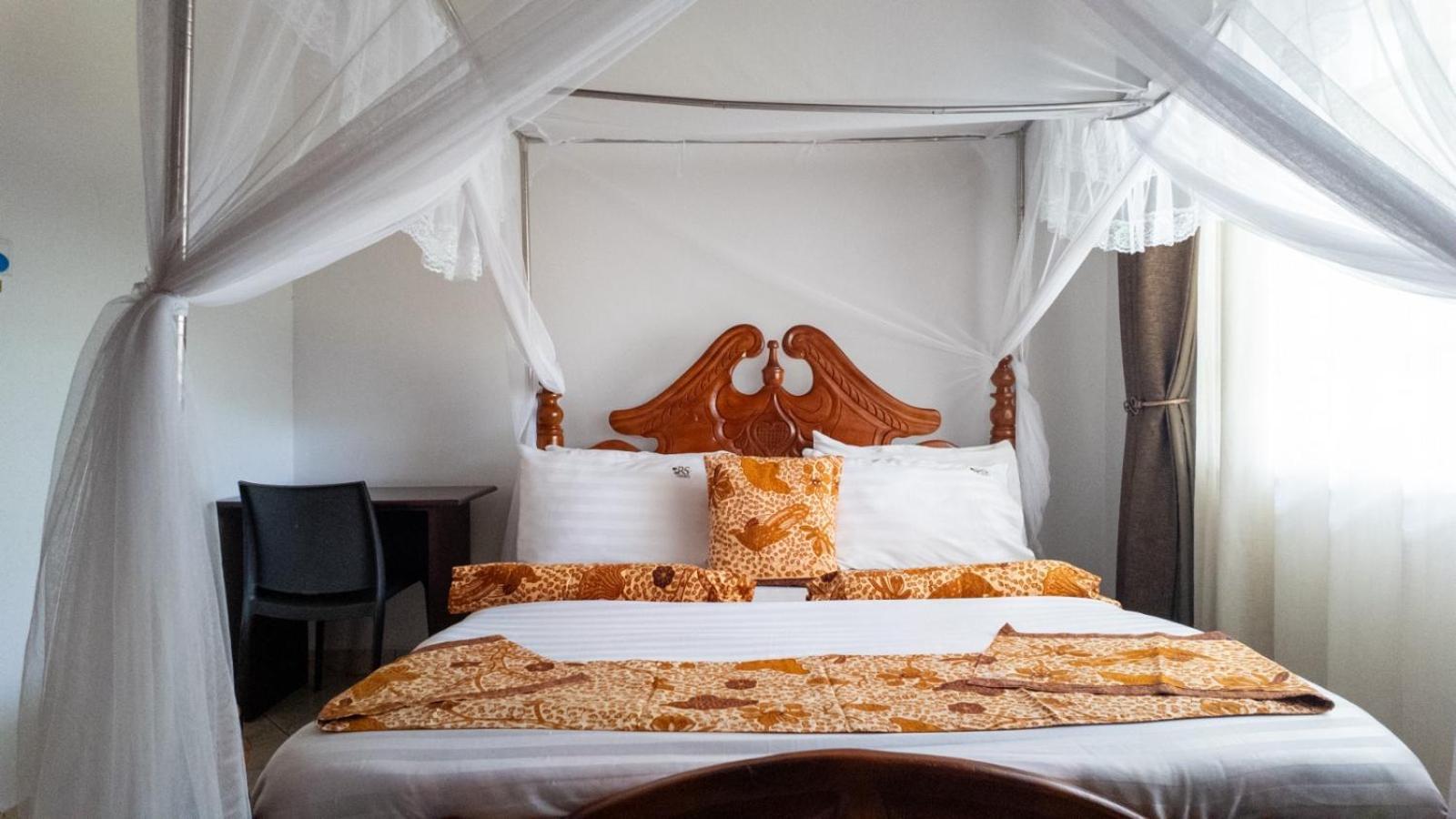 Riverside Resort Hotel Kabale 外观 照片