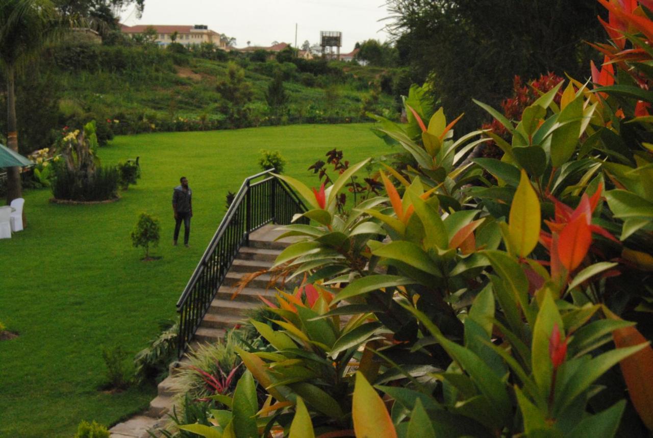 Riverside Resort Hotel Kabale 外观 照片