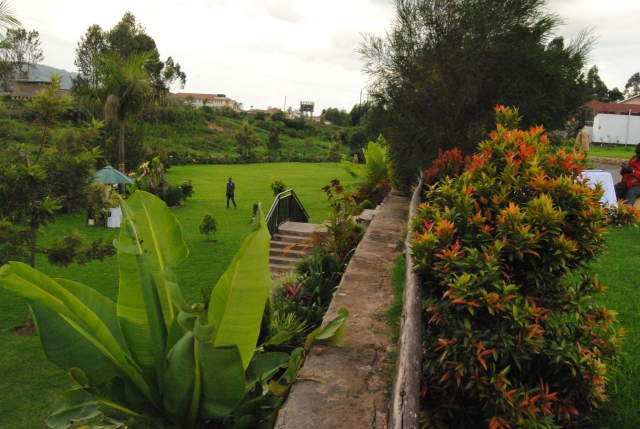 Riverside Resort Hotel Kabale 外观 照片