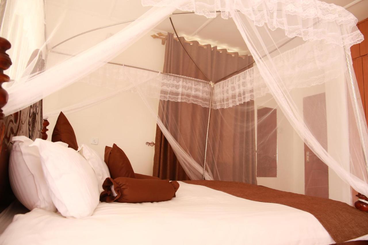 Riverside Resort Hotel Kabale 外观 照片