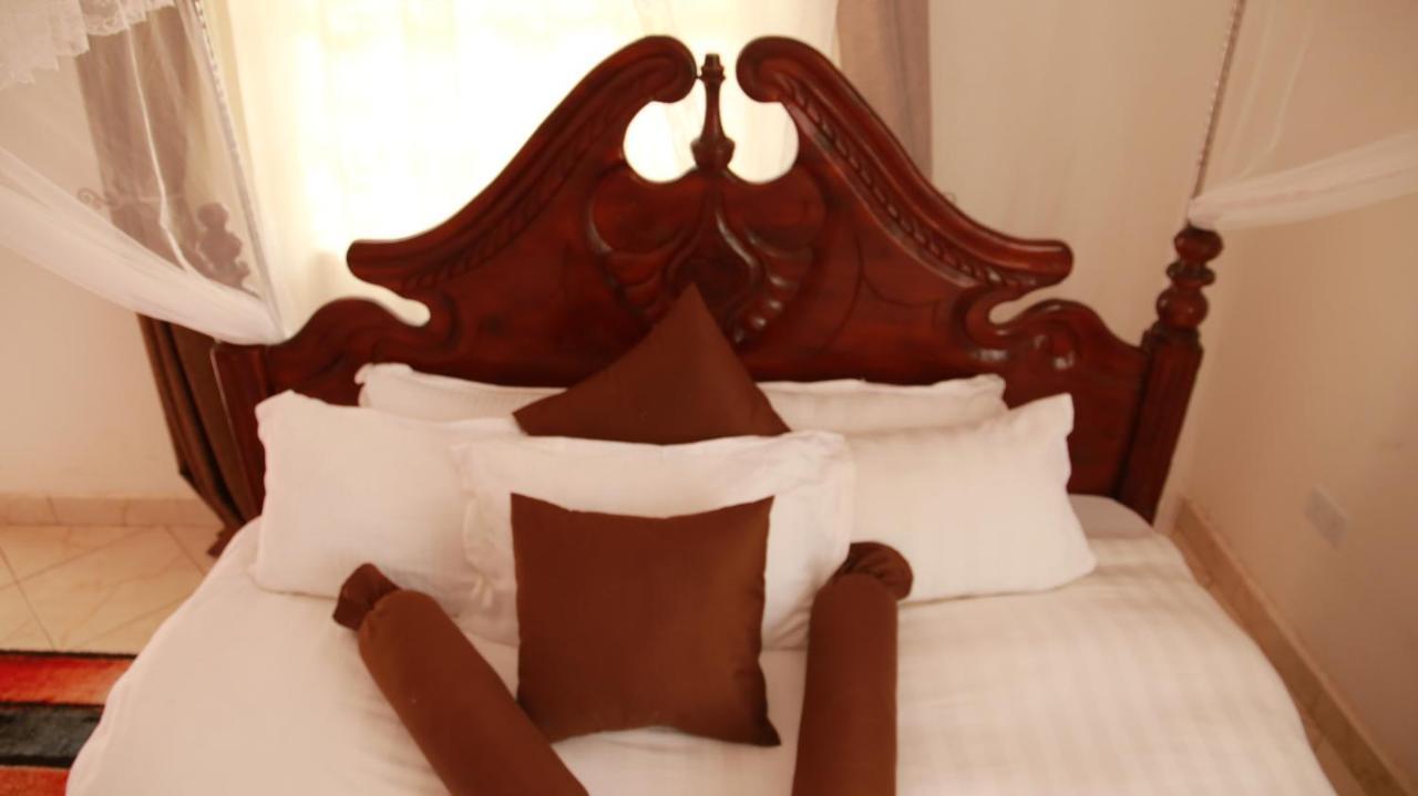 Riverside Resort Hotel Kabale 外观 照片