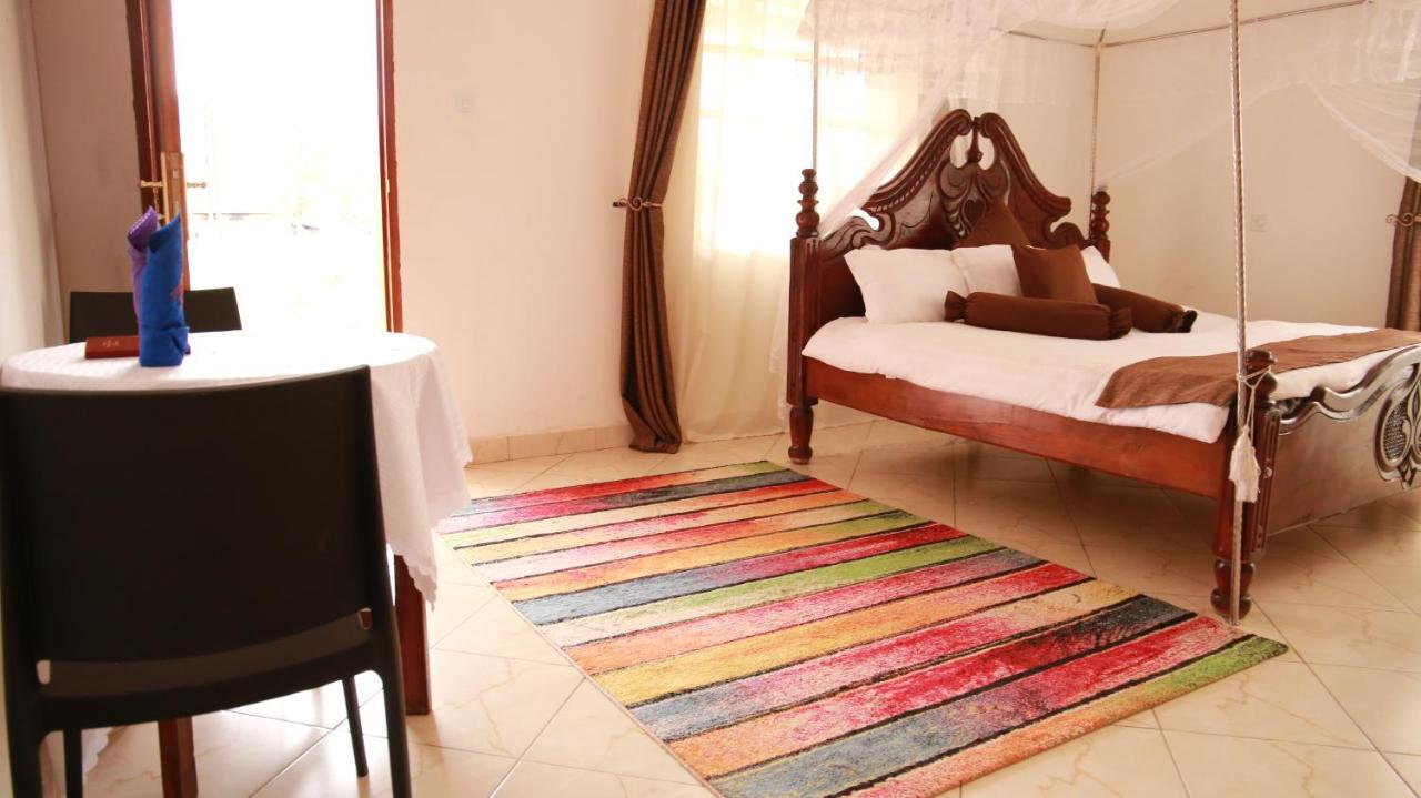 Riverside Resort Hotel Kabale 外观 照片