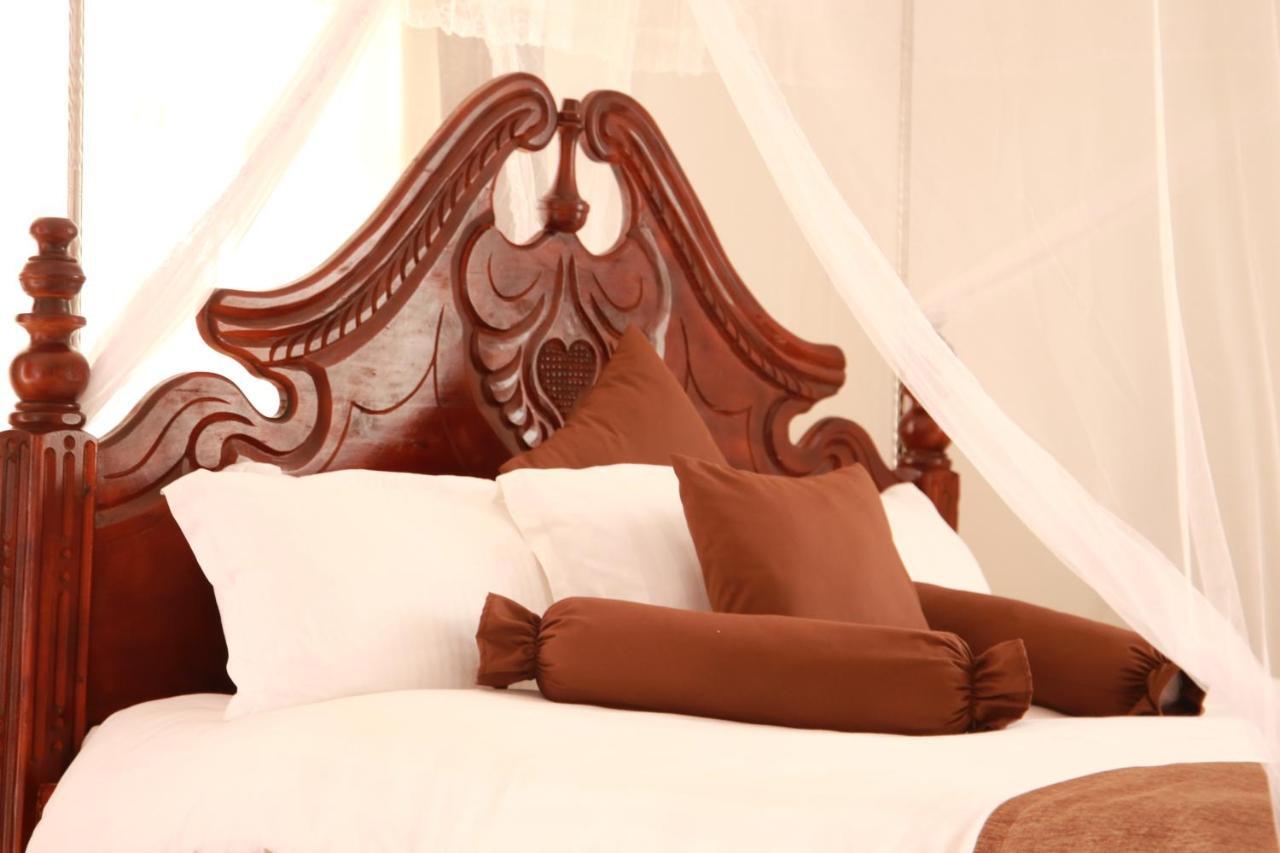 Riverside Resort Hotel Kabale 外观 照片