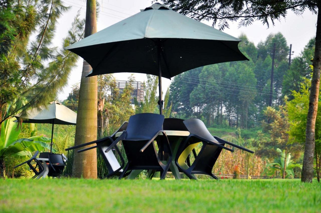 Riverside Resort Hotel Kabale 外观 照片